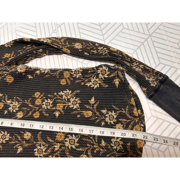 Free People Pretty Little Thermal Waffle Knit Shirt Top Small Floral Long Sleeve - Picture 9 of 10